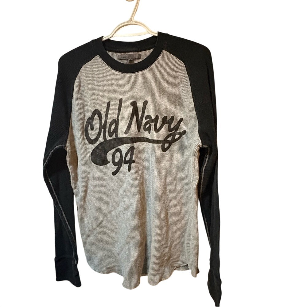 Old Navy Grey Waffle Knit Crewneck | casual |‎ grunge | streetwear | y2k